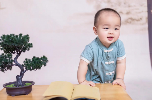 周口宝宝爱吐奶是什么原因